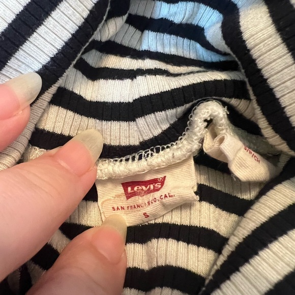 Levi’s ORIEL TURTLENECK - Picture 5 of 5